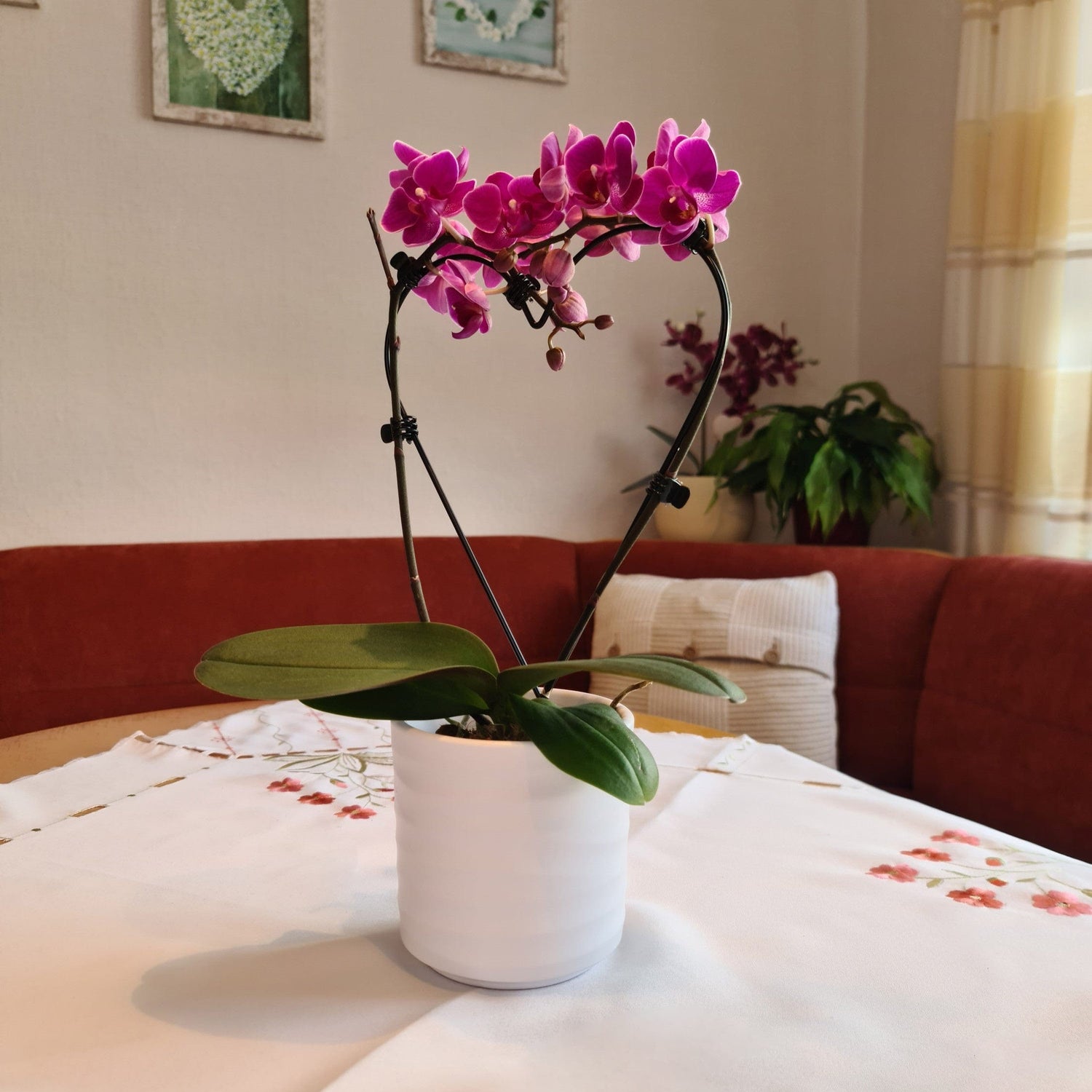 Table Dance Herzform Merida mit violetten Blüten